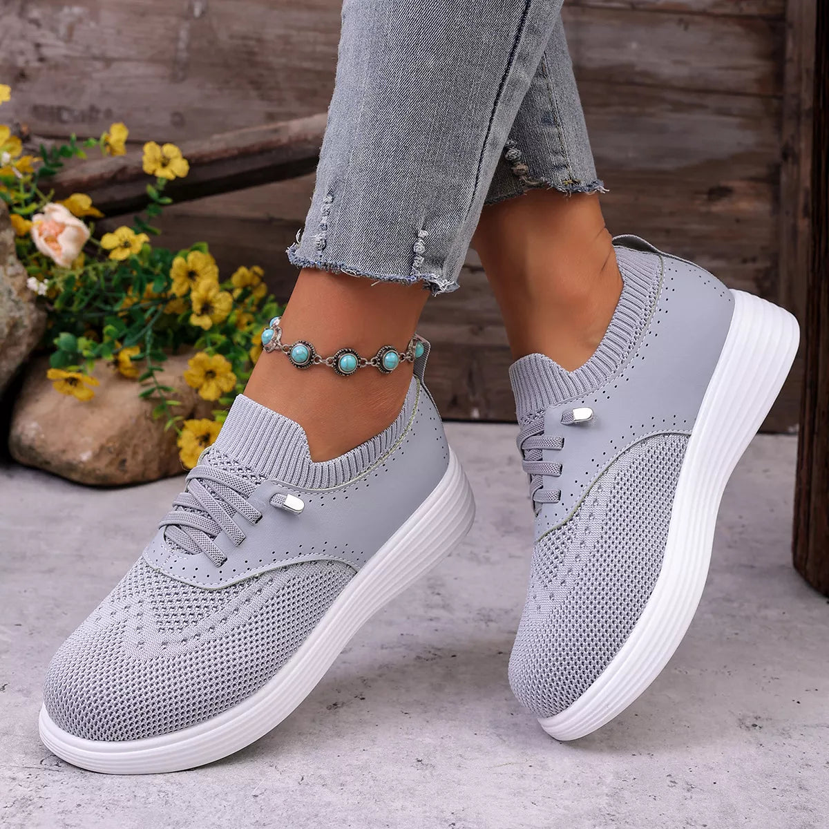 Round Toe Lace Up Sneakers - Lilixa.store
