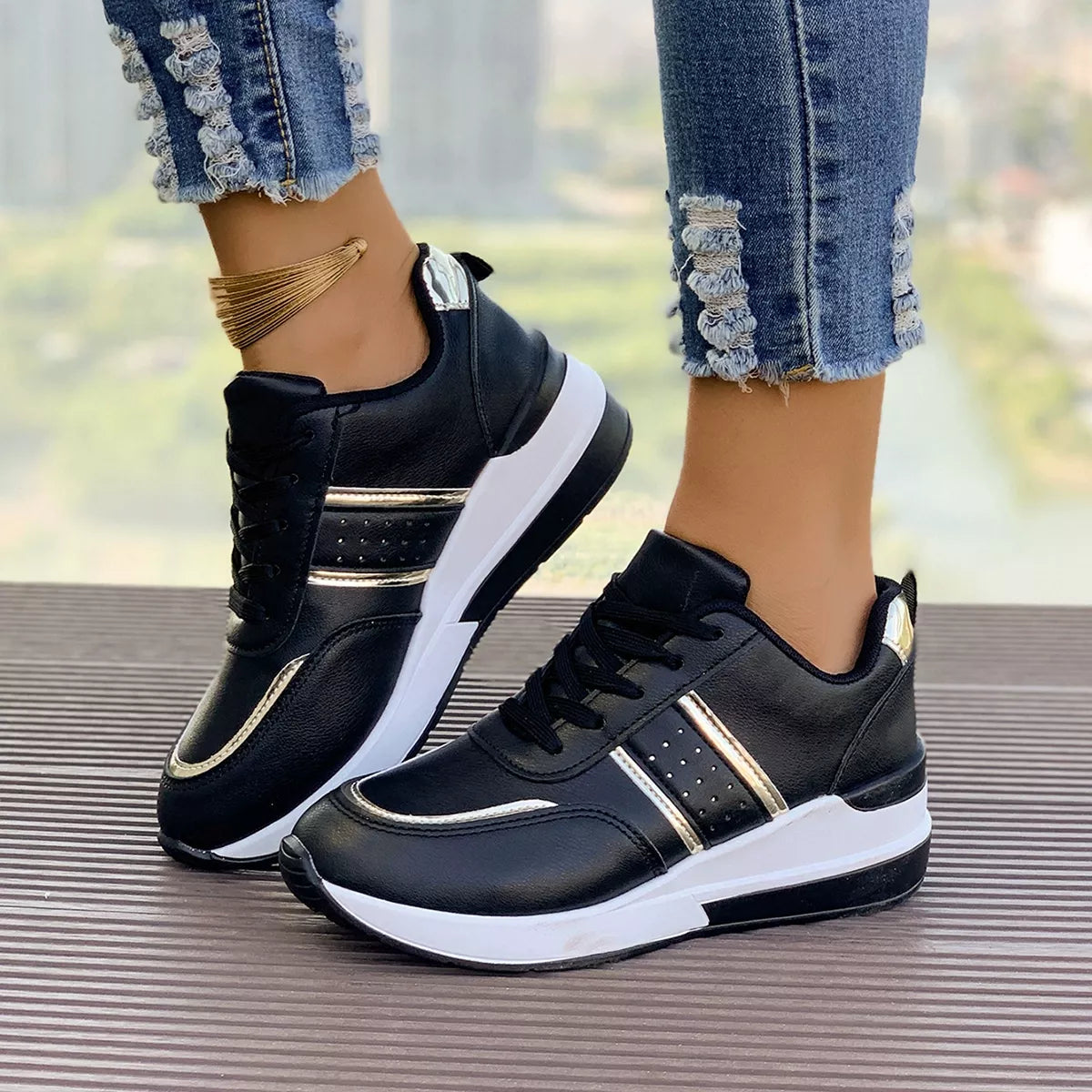 Round Toe Lace Up Sneakers - Lilixa.store