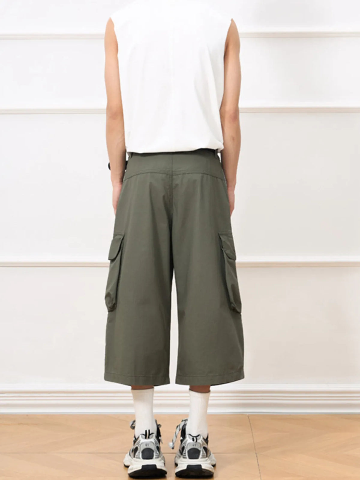Men's Wide Leg Cropped Cargo Pants in Army Green, view 3