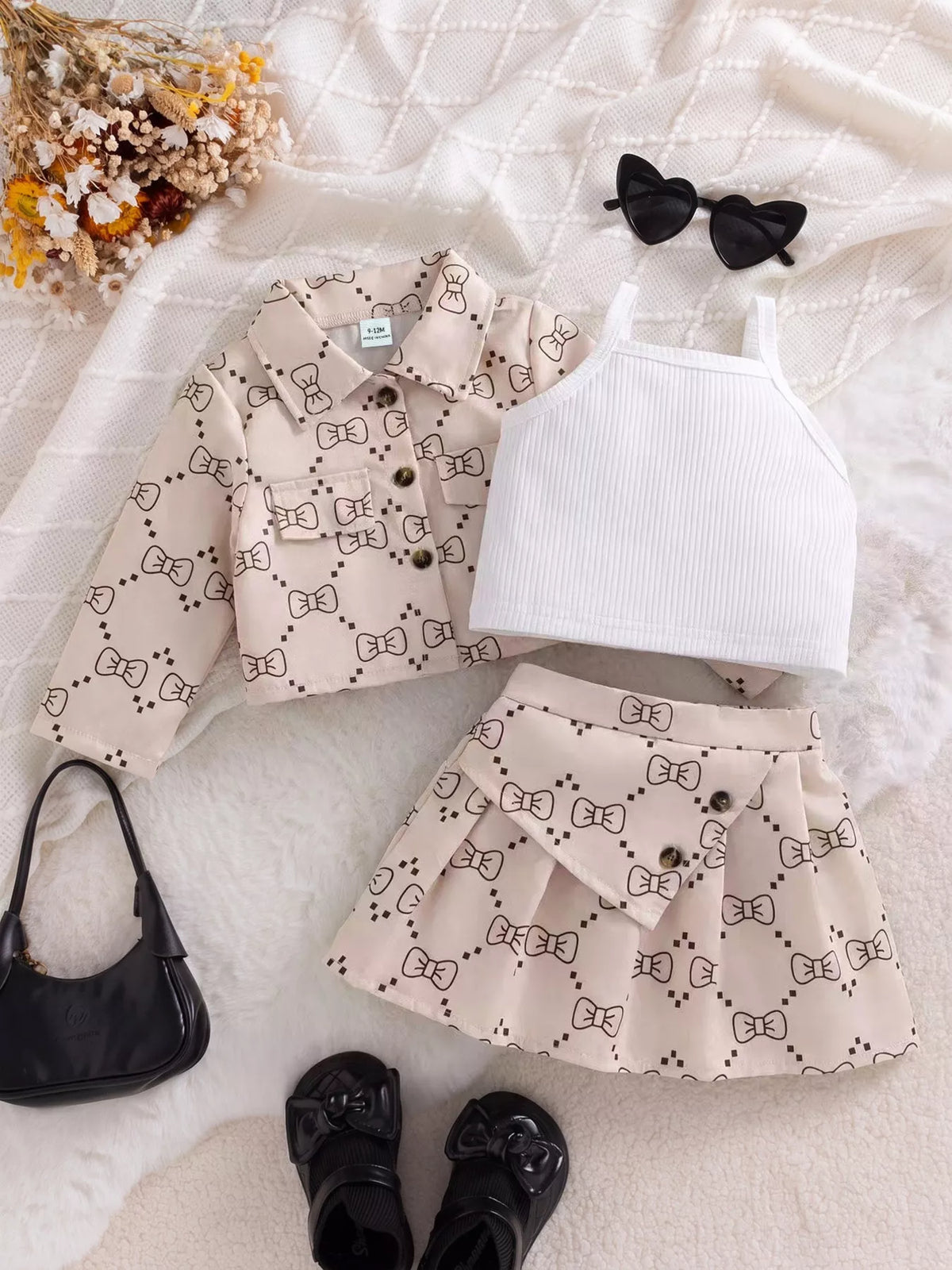 Children's Chic Bow-Print Jacket and Pleated Skirt Set with Ribbed Tank in Khaki Color