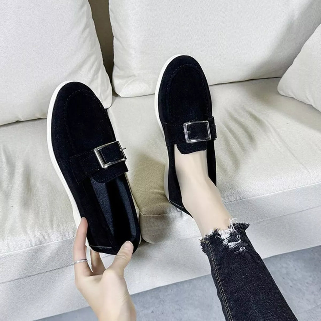 Round Toe Flats Slip-Ons in Black