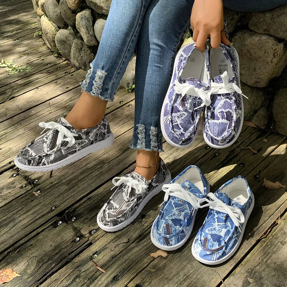Round Toe Lace Up Sneakers - Lilixa.store