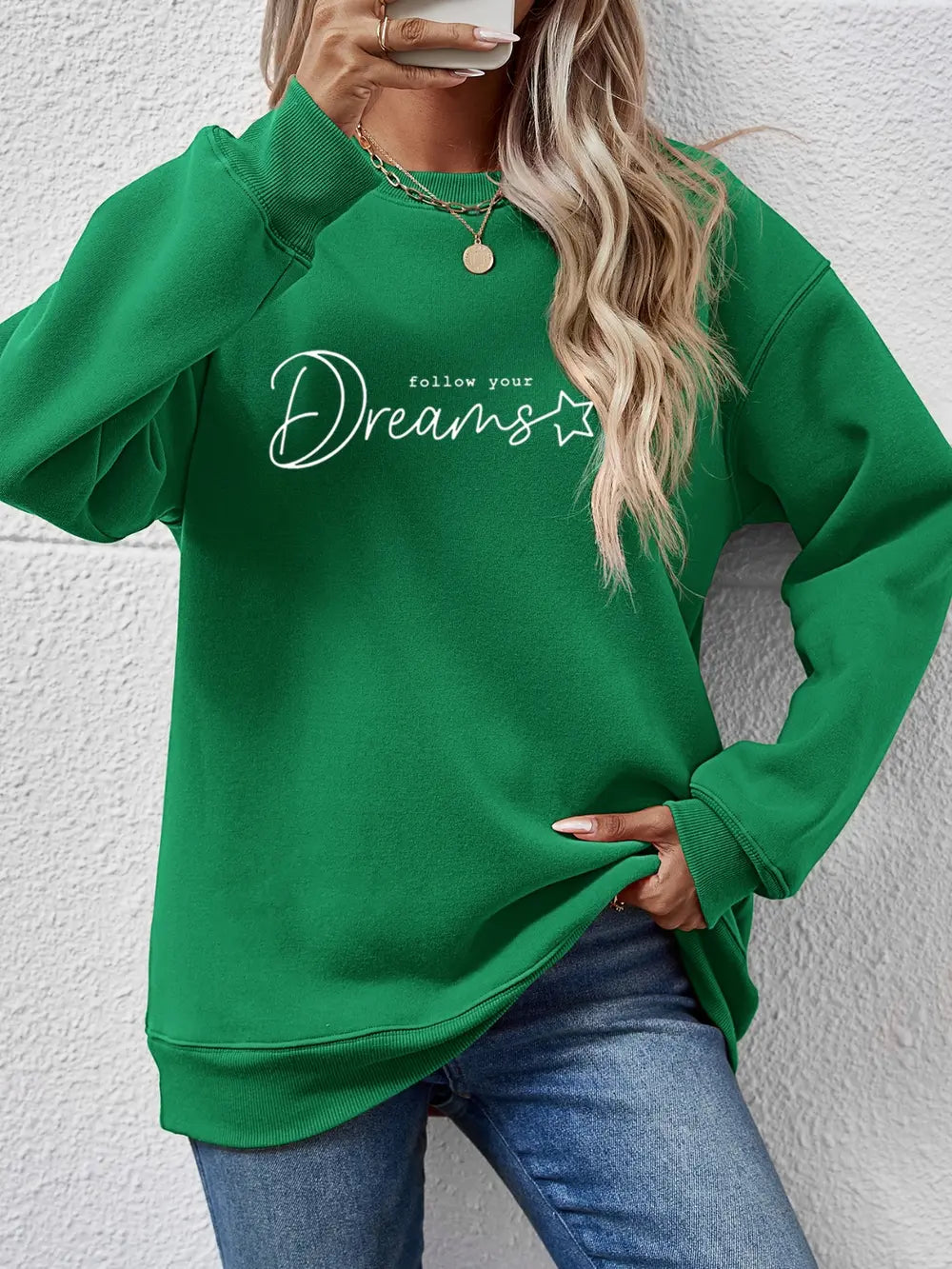 FOLLOW YOUR DREAMS Graphic Sweatshirt in Green