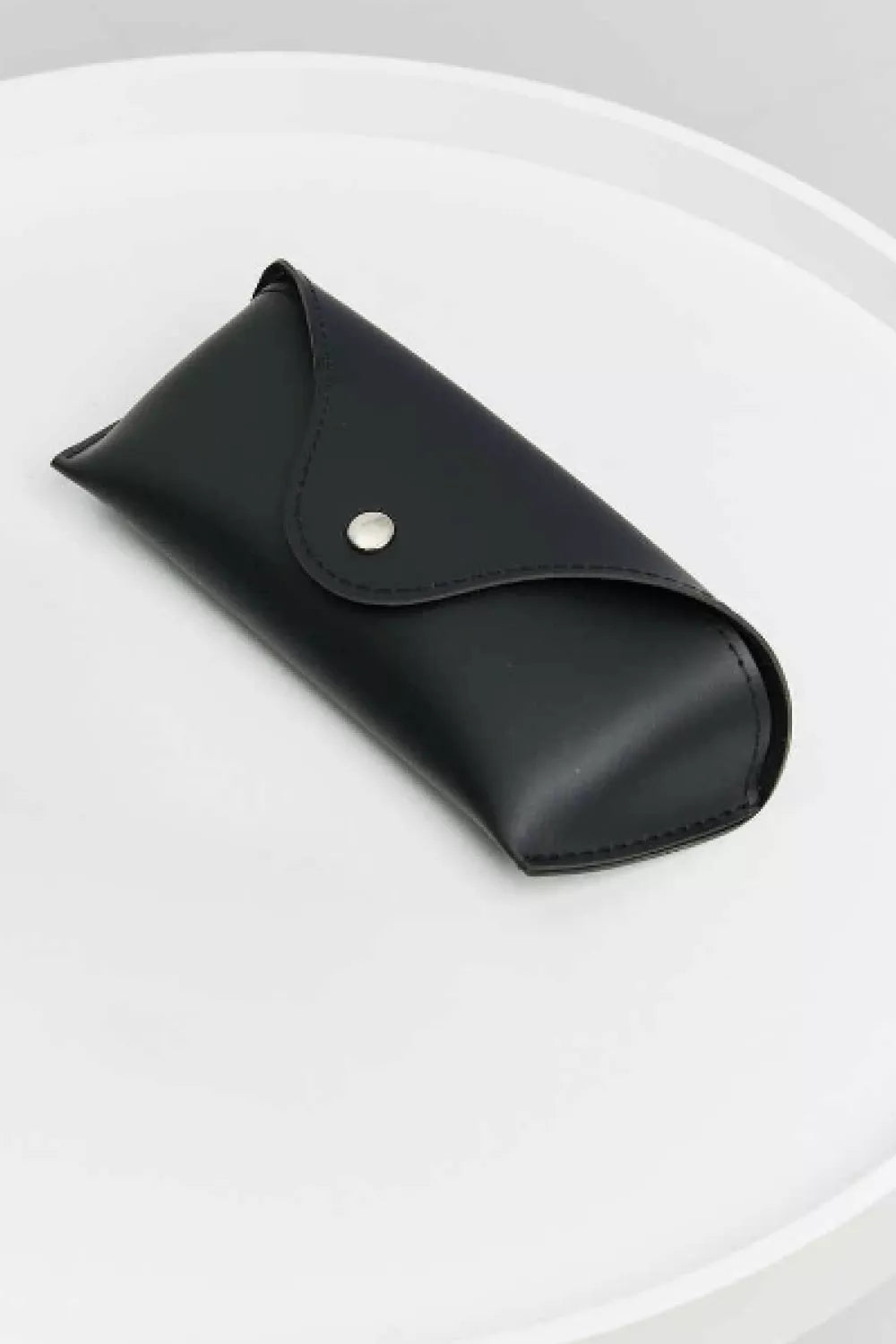 Chic Cat-Eye Sunglasses with Embellished Temple - Lilixa.store