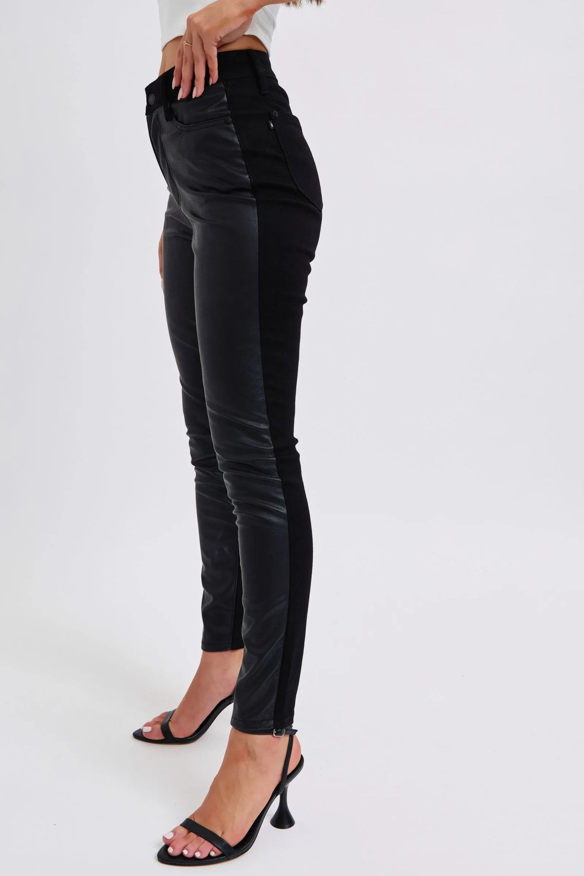 Judy Blue Plus Size HW Faux Leather Skinny Pants - Lilixa.store