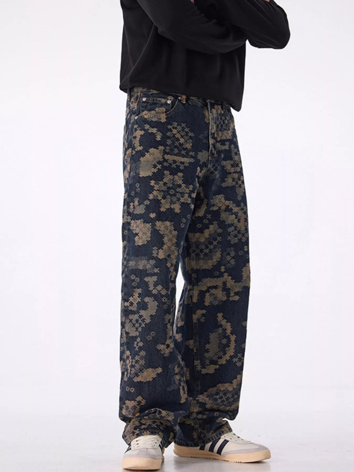 Men's Printed Wide Leg Cargo Pants in Navy, view 5