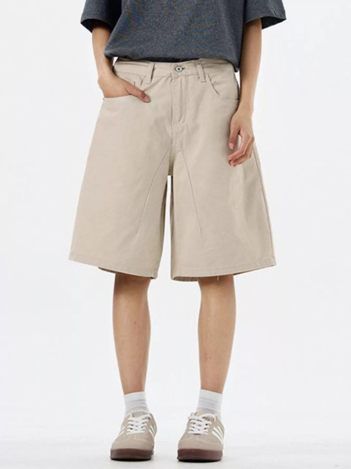 Men's Loose Fit Shorts in Light Khaki