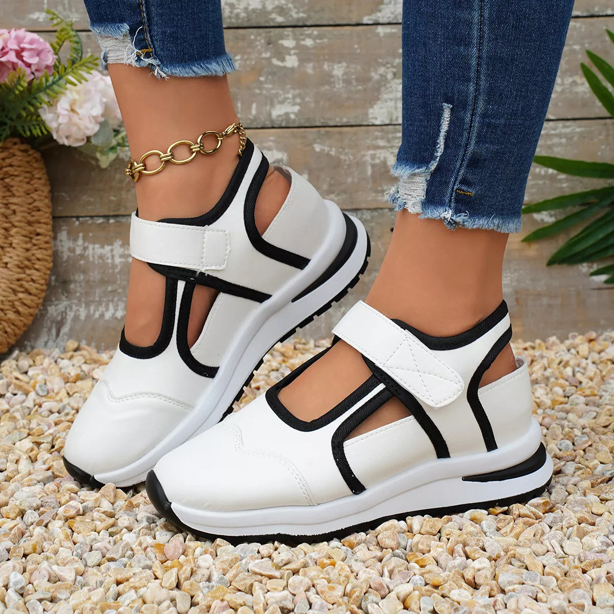 Round Toe Contrast Sneakers - Lilixa.store