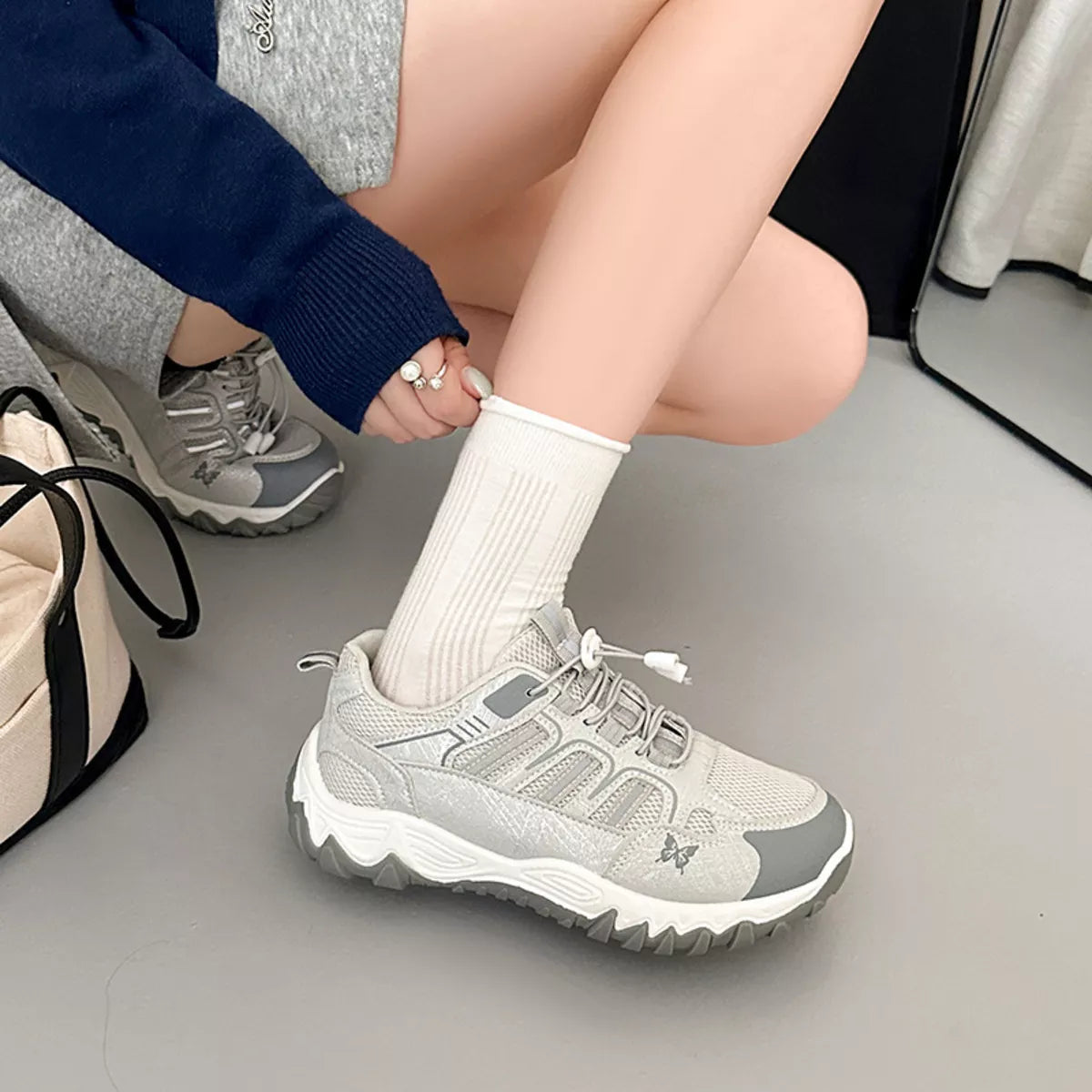 Round Toe Lace Up Sneakers