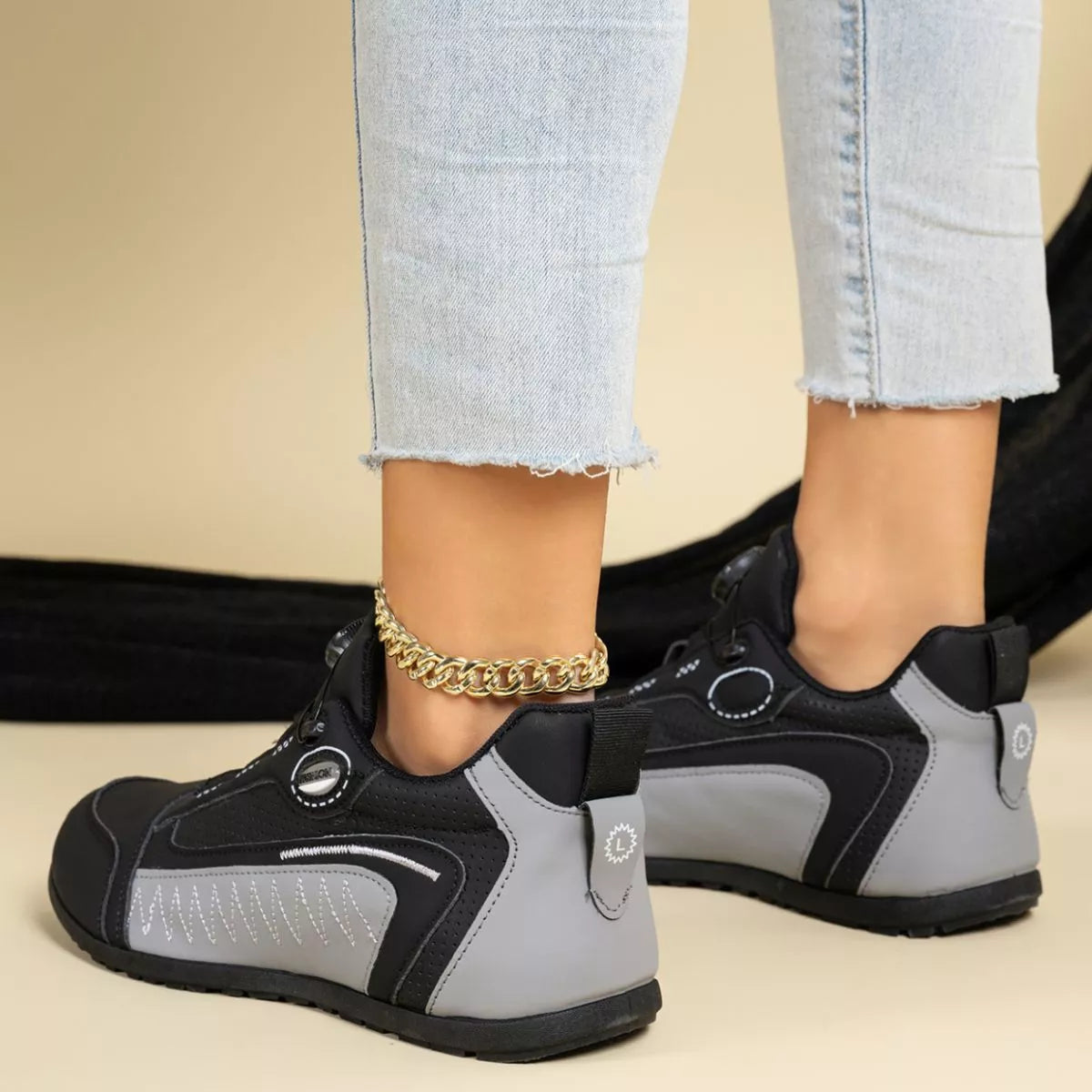 Round Toe Lace Up Sneakers - Lilixa.store