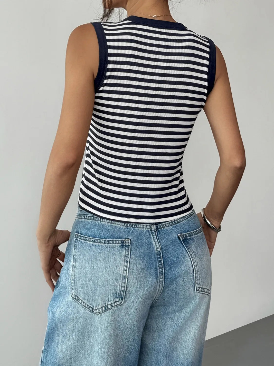 Striped Round Neck Tank - Lilixa.store