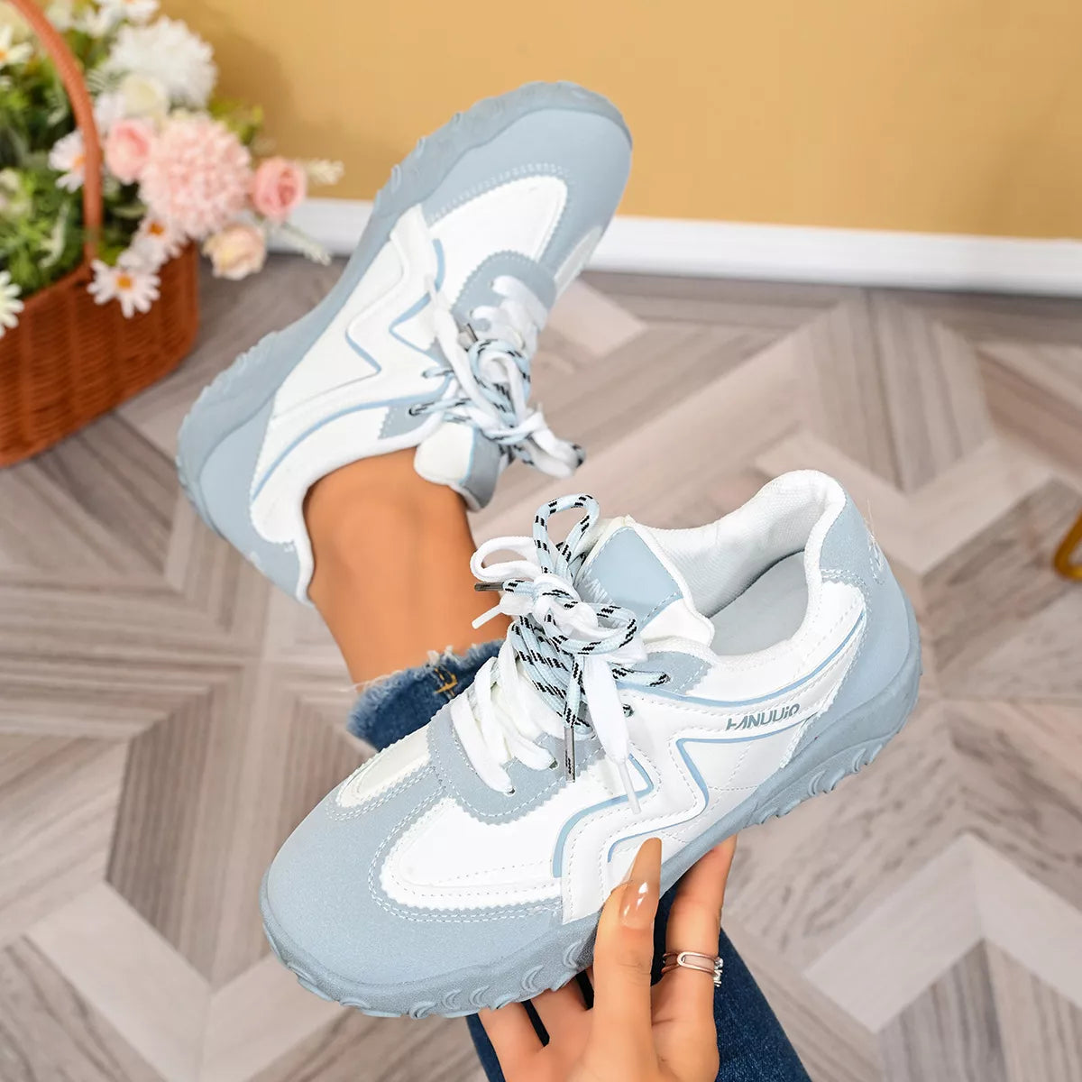 Round Toe Lace Up Sneakers - Lilixa.store