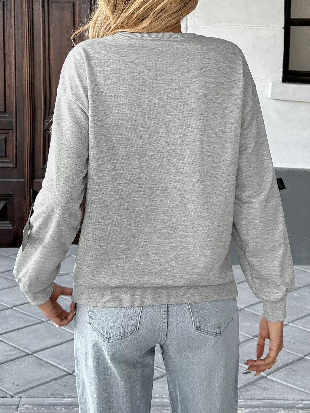 Bow Detail Round Neck Sweatshirt - Lilixa.store