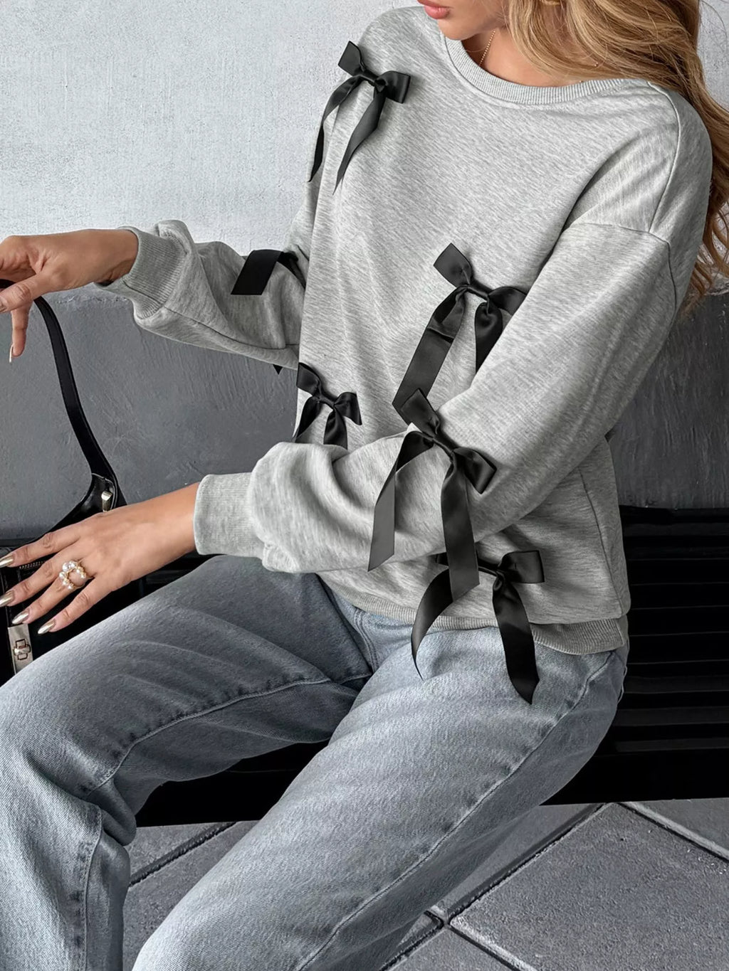 Bow Detail Round Neck Sweatshirt - Lilixa.store