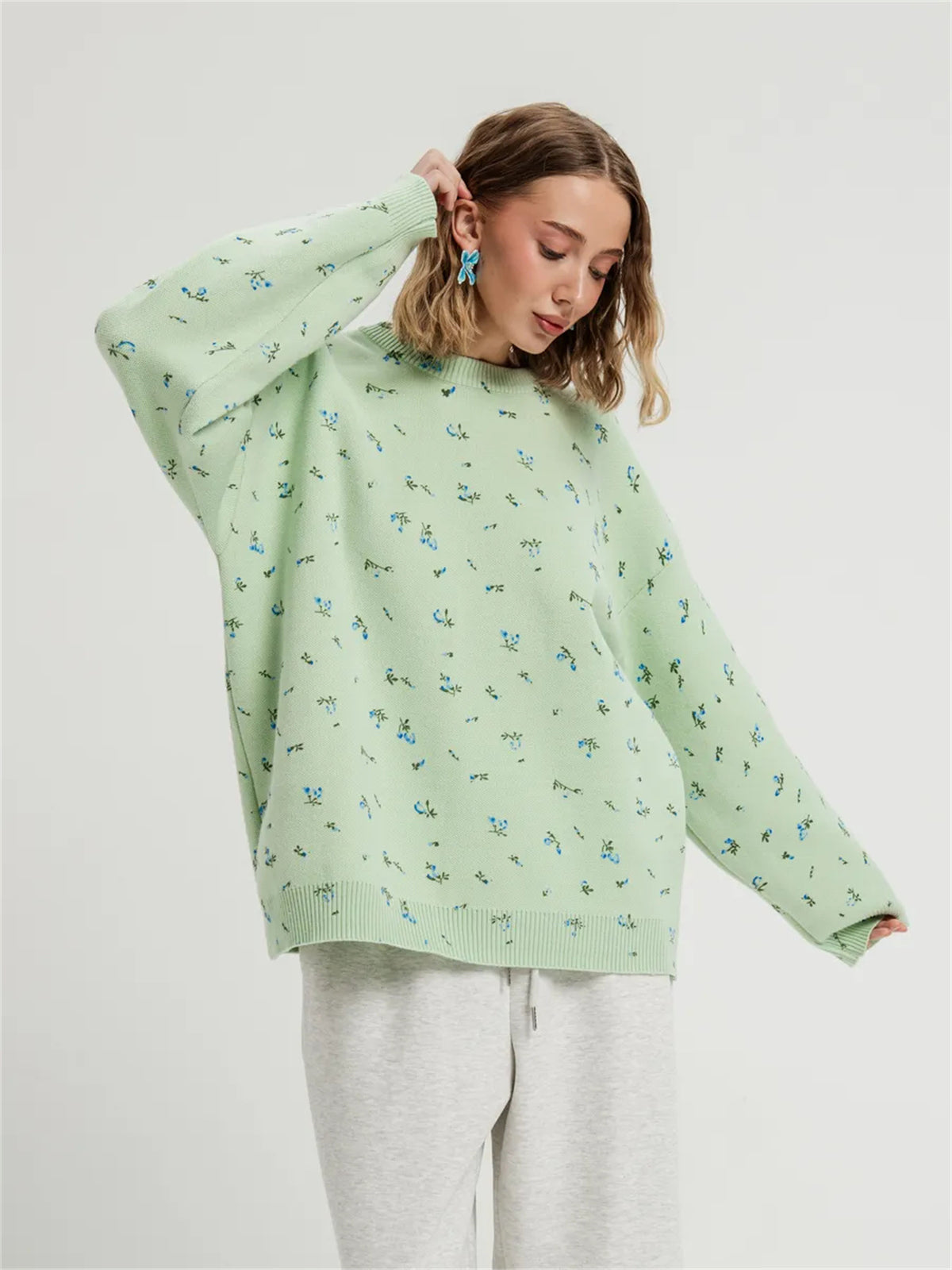 Floral Dropped Shoulder Oversized Sweater in Light Green