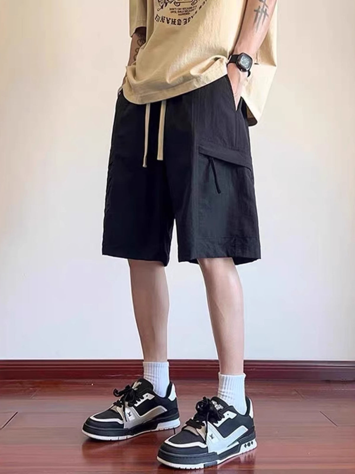 Men's Plus Size Drawstring Relaxed Fit Cargo Shorts in Black
