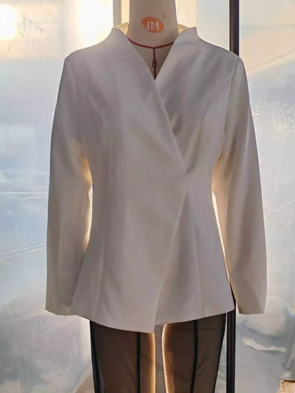 Slim-Fit Structured Waist Blazer - Lilixa.store