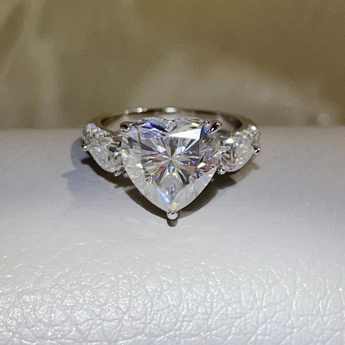 6 Carat 925 Sterling Silver Moissanite Heart Ring - Lilixa.store