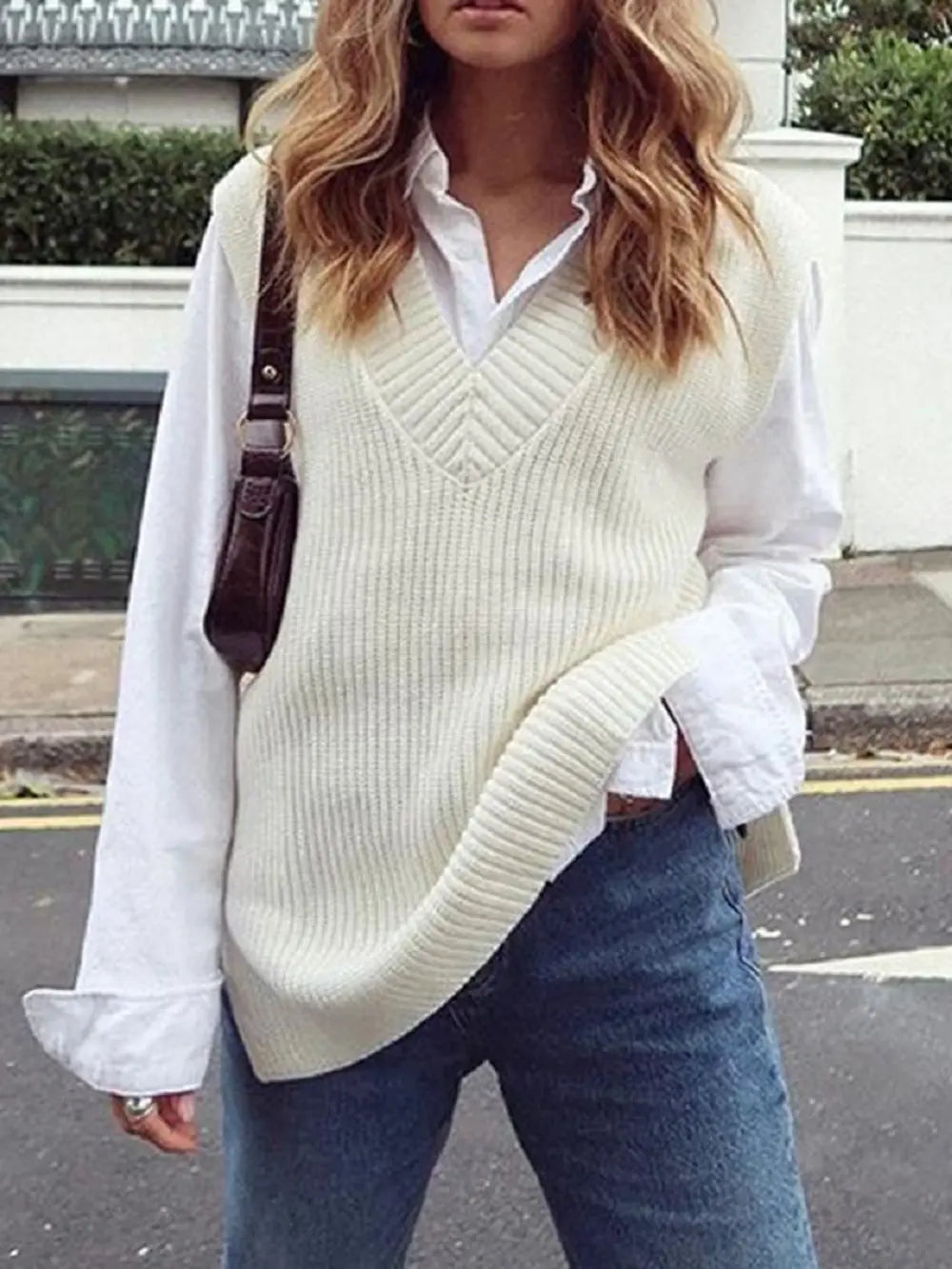 Ribbed V-Neck Sleeveless Sweater Vest in White