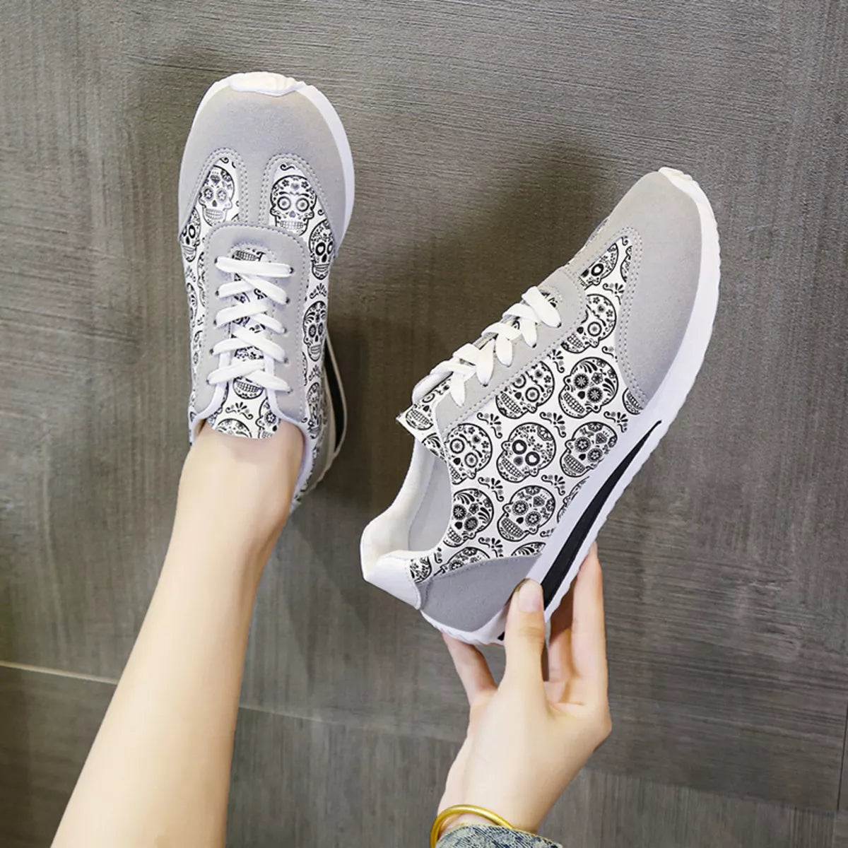 Skull Print Lace-Up Sneakers - Lilixa.store