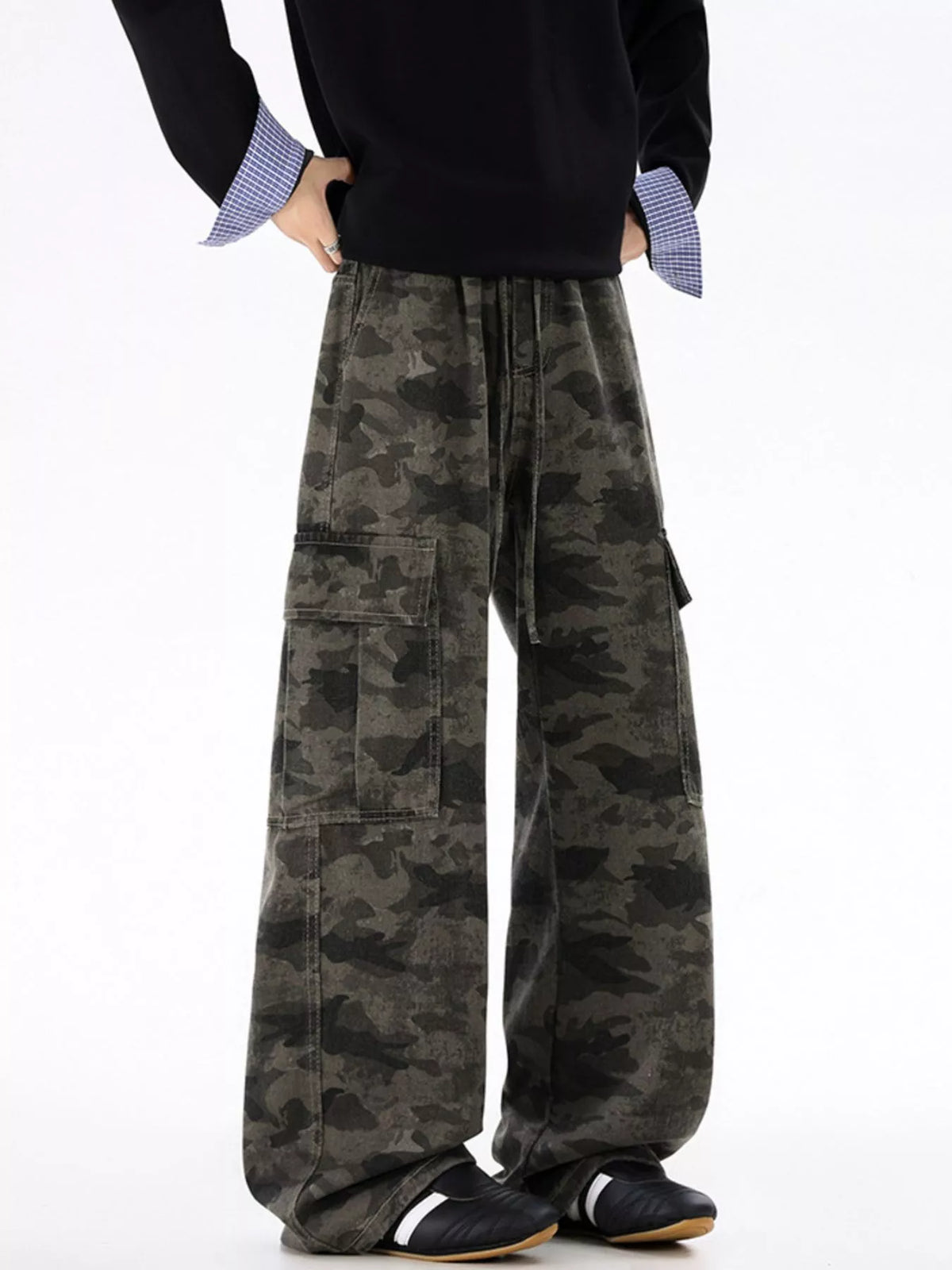 Men's Plus Size Drawstring Camouflage Wide Leg Pants in Green Camouflage, view 3