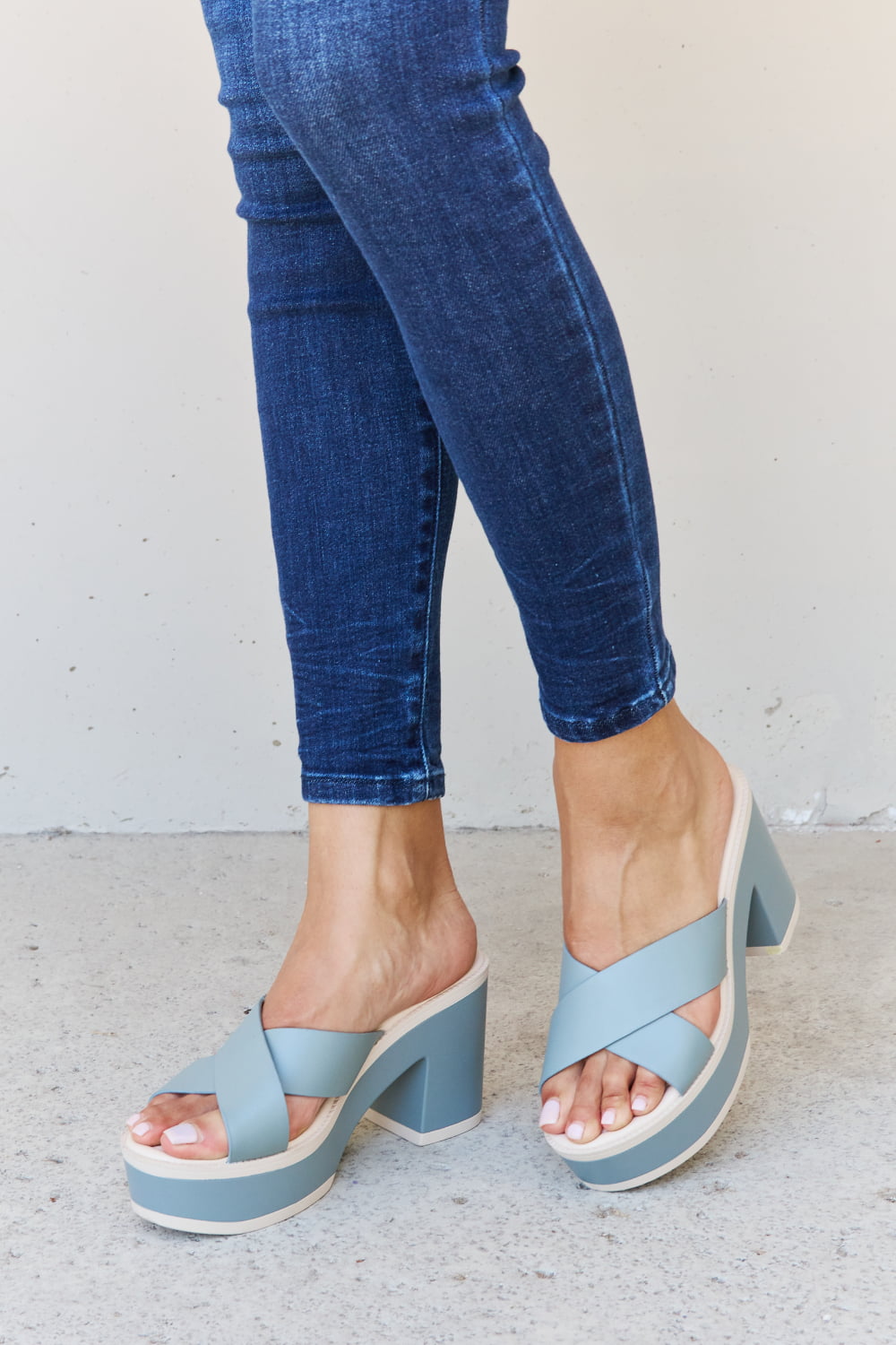 Weeboo Cherish The Moments Contrast Platform Sandals in Misty Blue - Lilixa.store