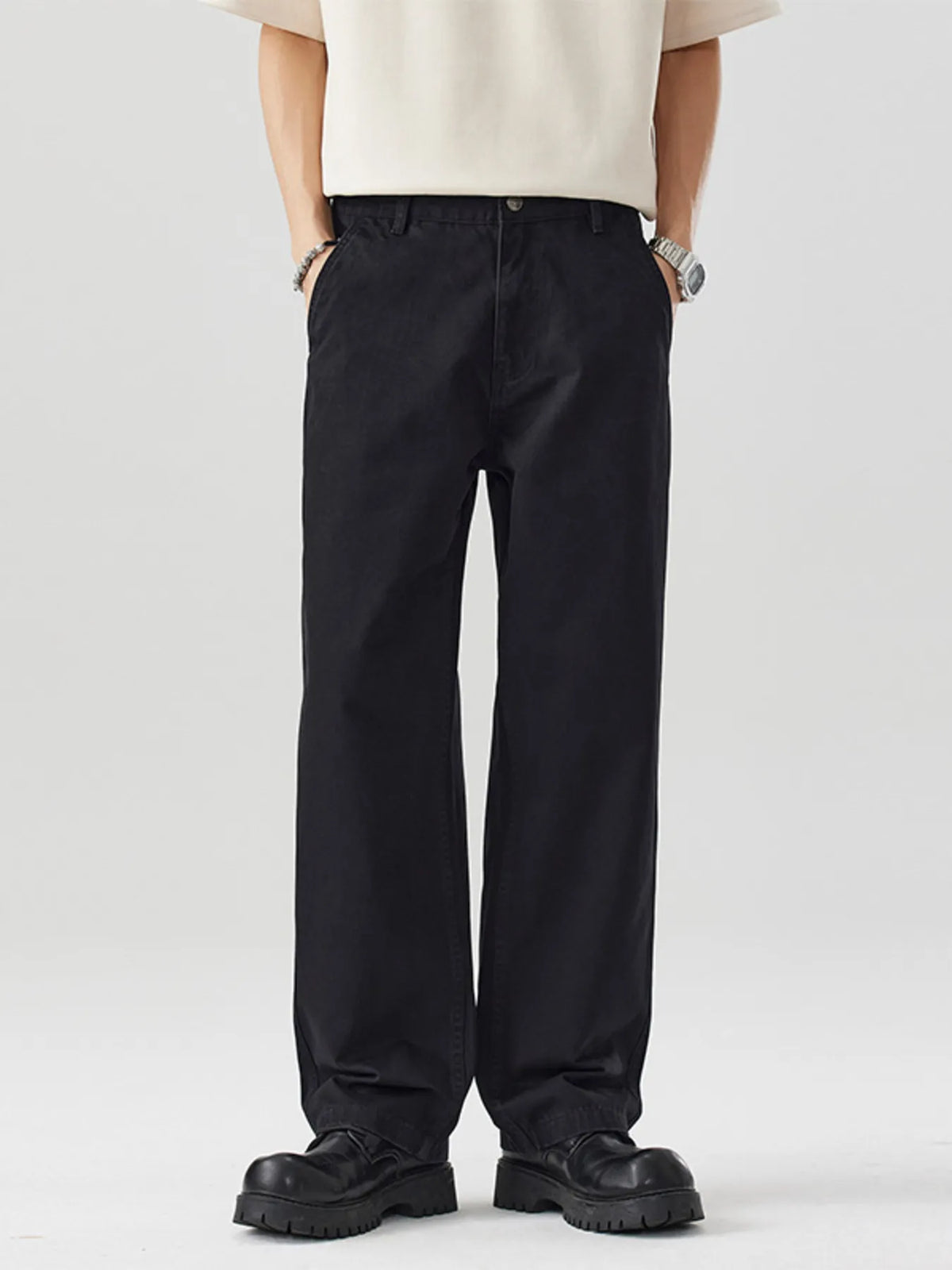 Men's Relaxed Fit Pants in Black