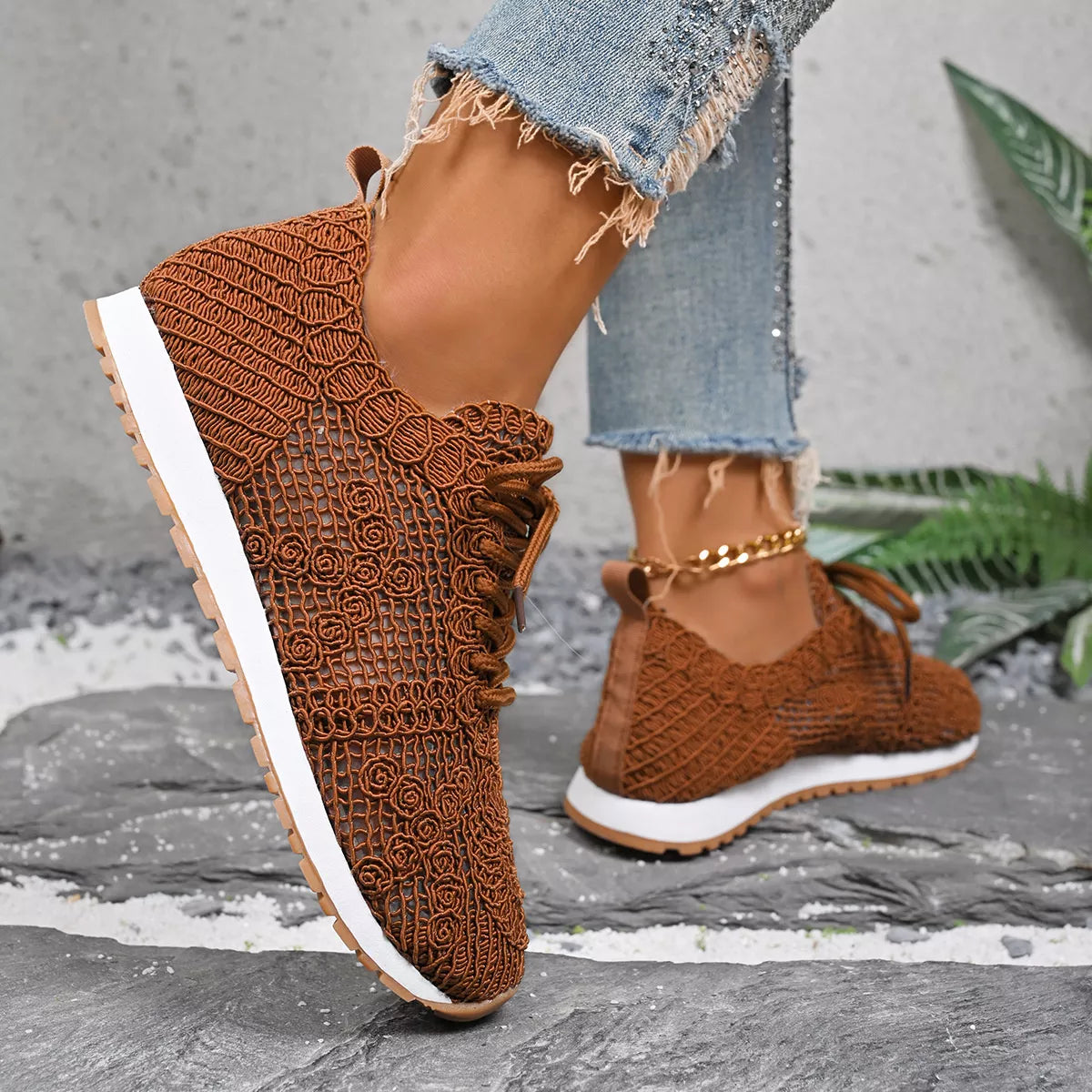 Round Toe Lace Up Sneakers - Lilixa.store