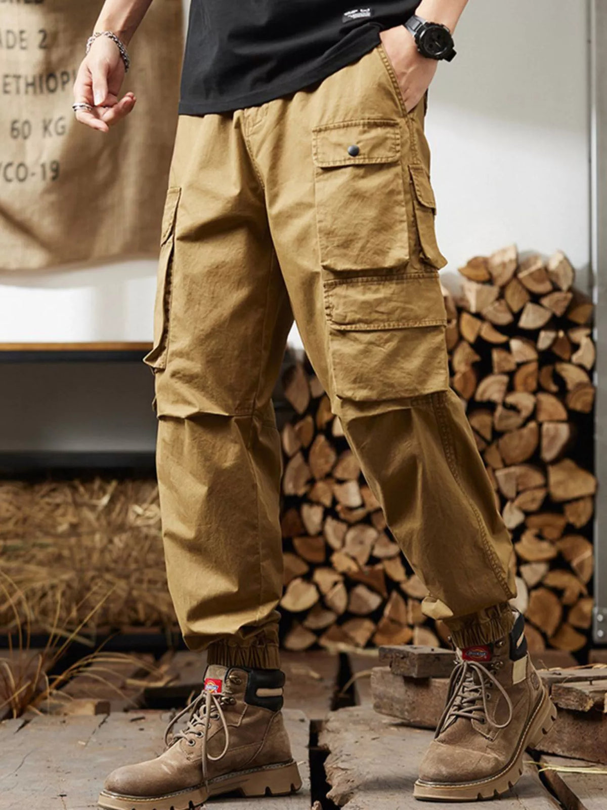 Men's Plus Size Relaxed Fit Multi-Pocket Cargo Pants in Khaki
