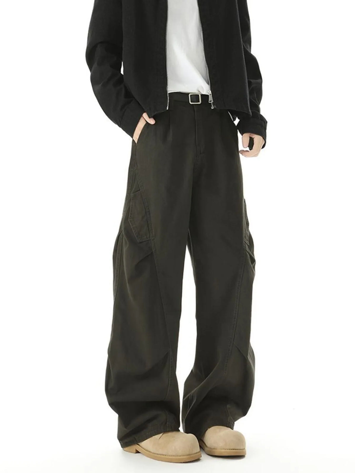 Men's Loose Fit Cargo Pants in Military Green