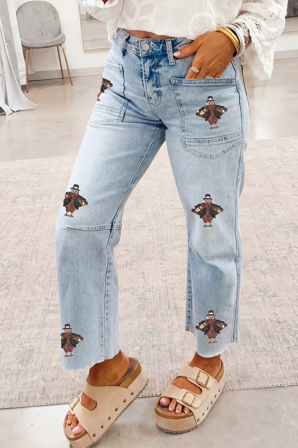 Sequin Turkey Patch Pocket Raw Hem Ankle Length Jeans in Light Blue