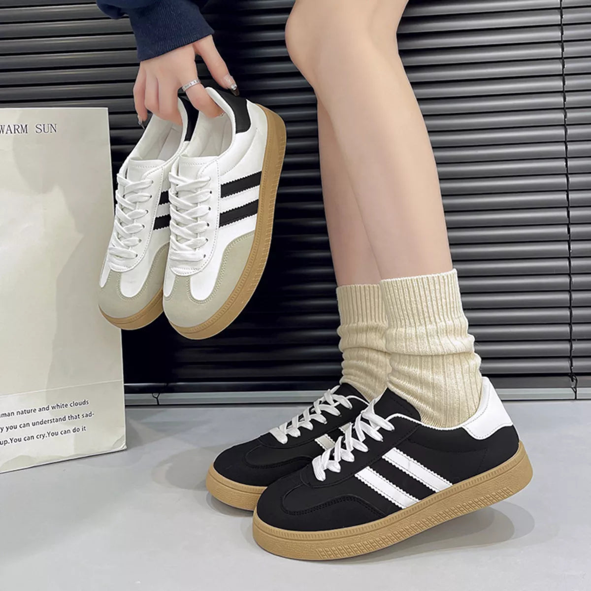 Round Toe Lace Up Sneakers - Lilixa.store