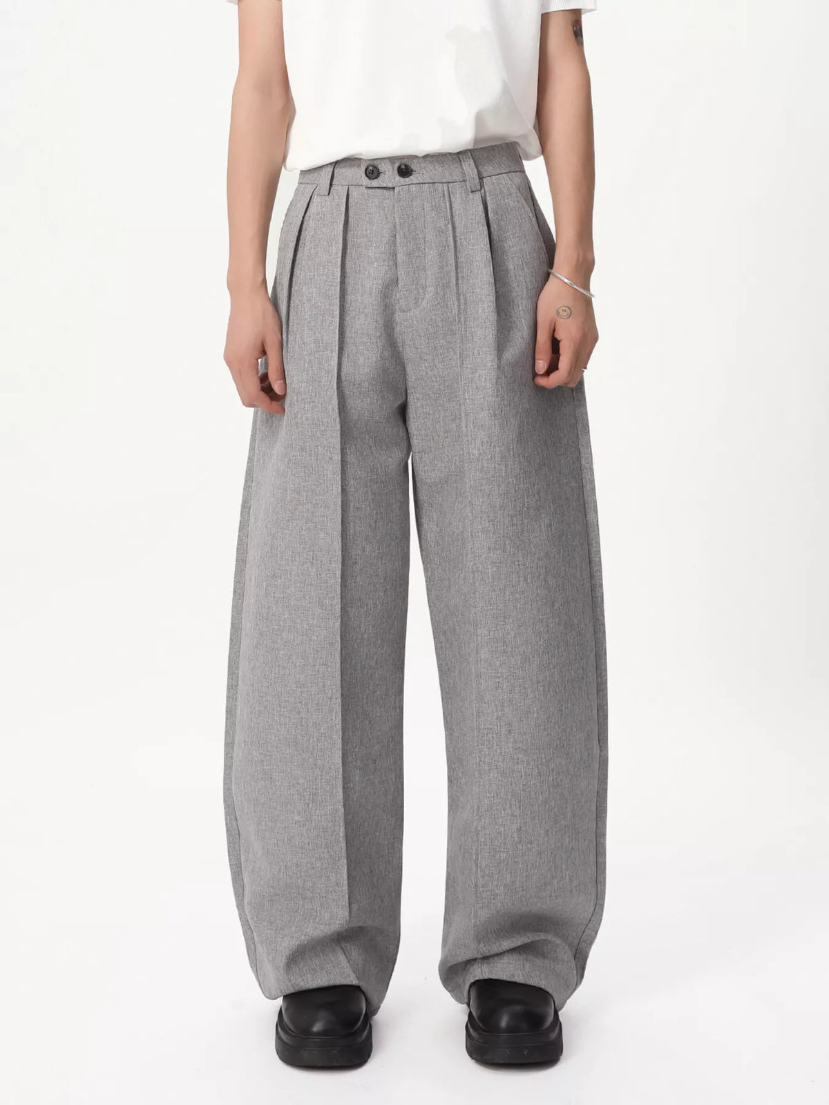 Men's Wide-Leg Pleated Pants