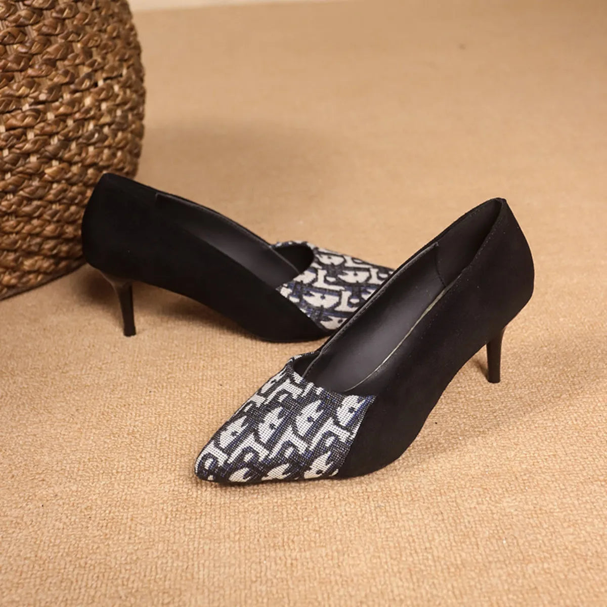 Point Toe Suede Pumps - Lilixa.store