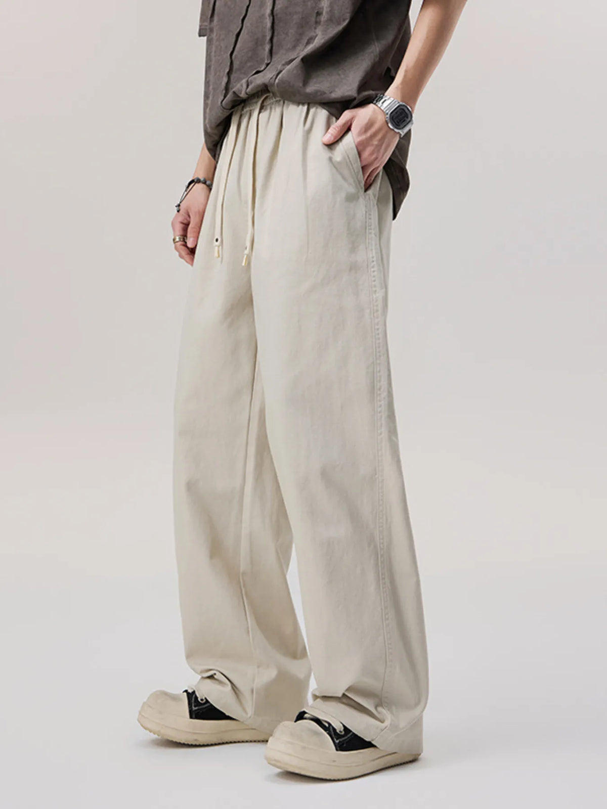 Men's Casual Wide-Leg Drawstring Pants in Off-white