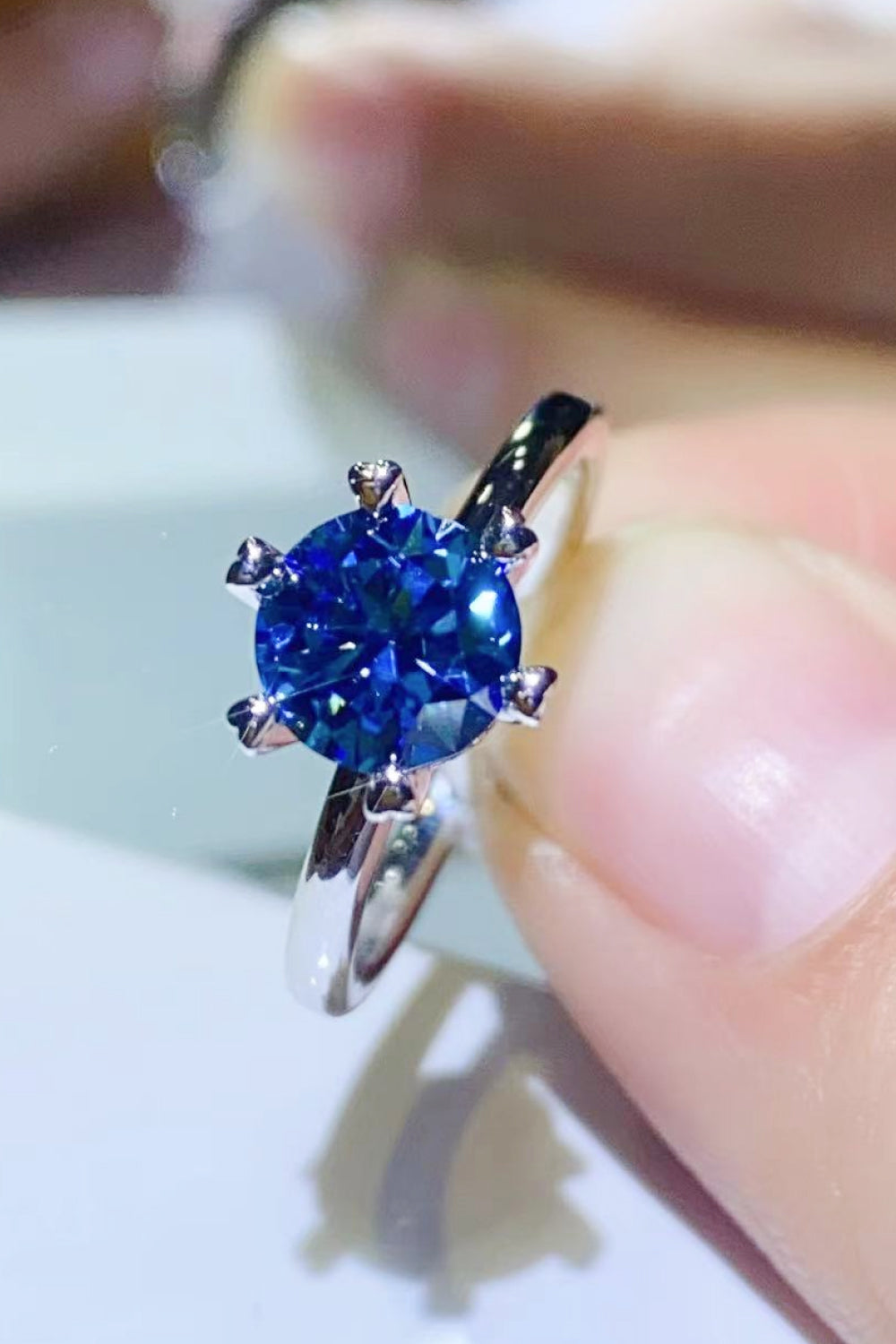 1 Carat Moissanite 6-Prong Solitaire Ring – image 1 | Lilixa Trending Jewelry