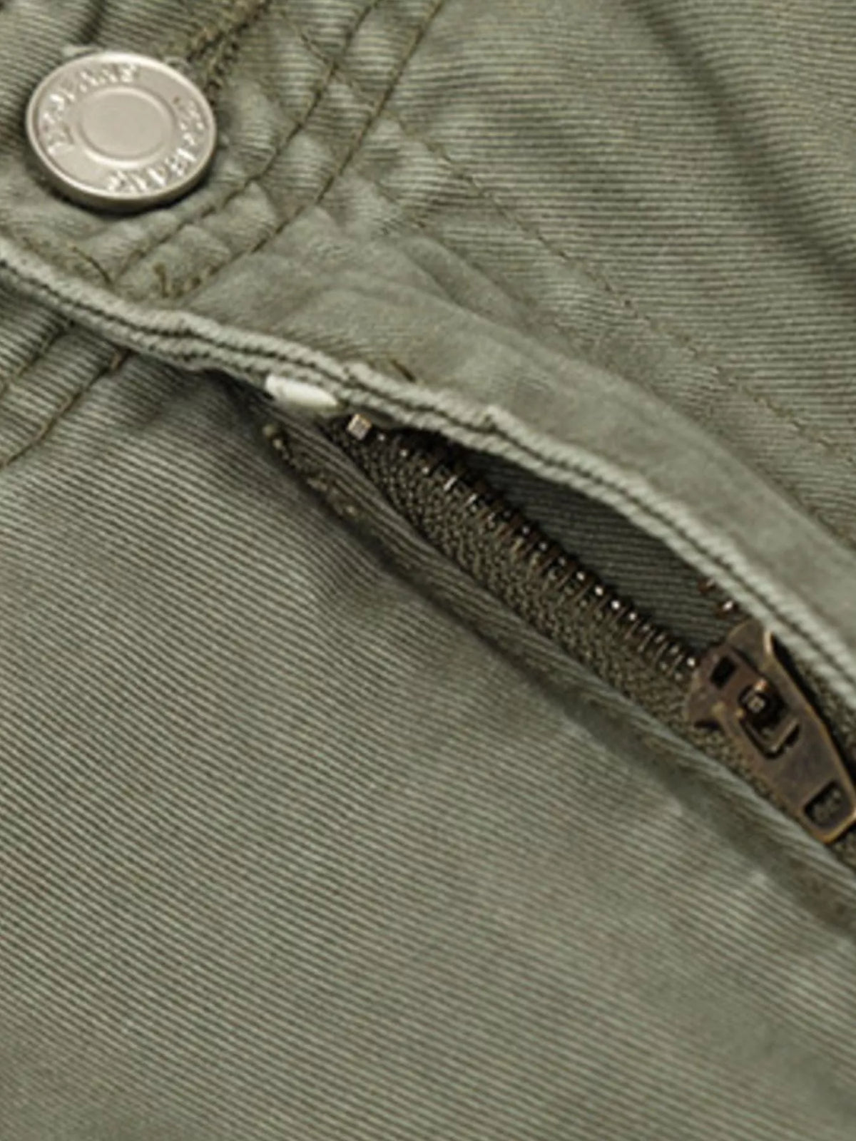 Men's Loose Fit Cargo Pants with Multiple Pockets