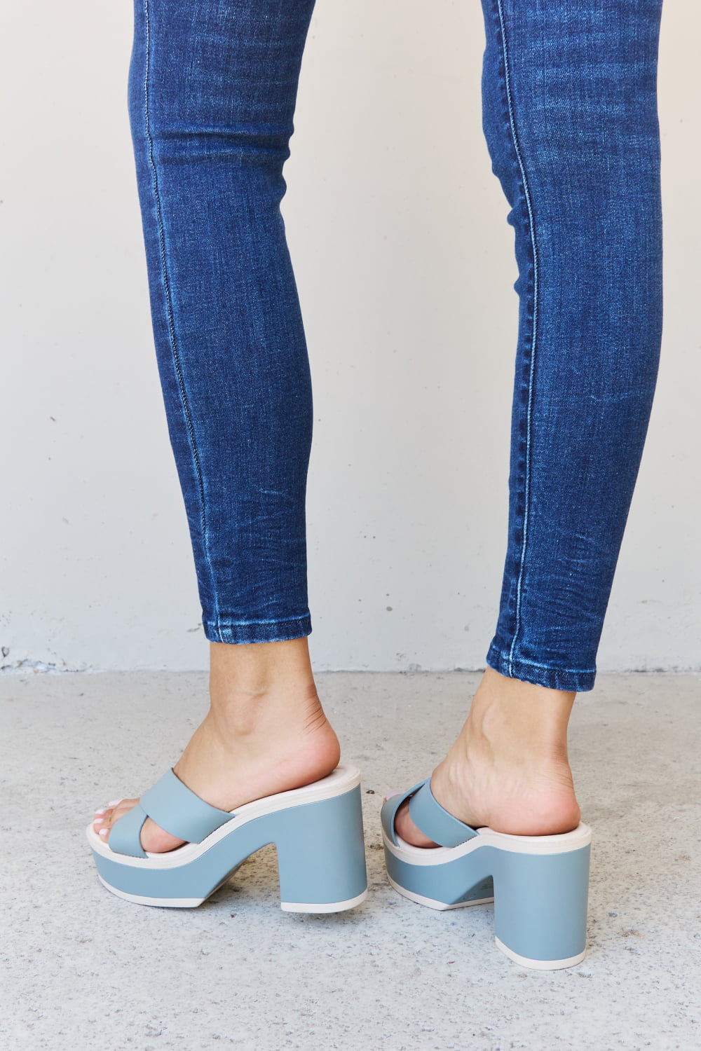 Weeboo Cherish The Moments Contrast Platform Sandals in Misty Blue - Lilixa.store