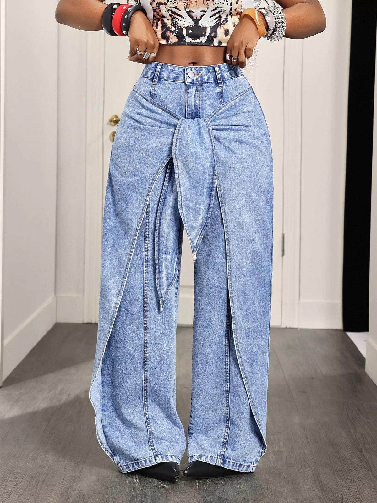 High-Waisted Ruffled Wide-Leg Jeans in Blue, view 3