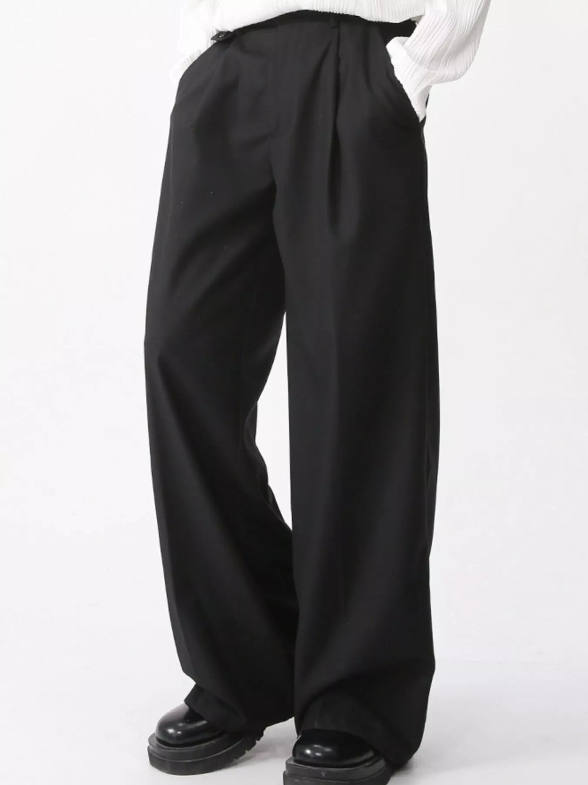 Men's High-Waisted Wide-Leg Pants in Black