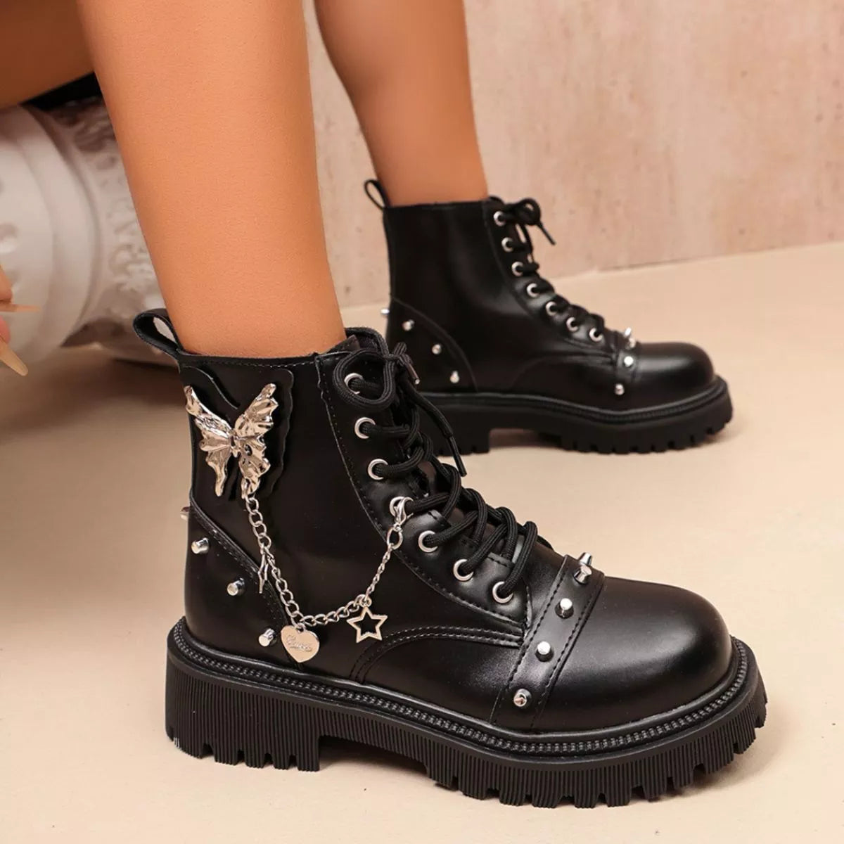 Round Toe Lace Up Boots - Lilixa.store