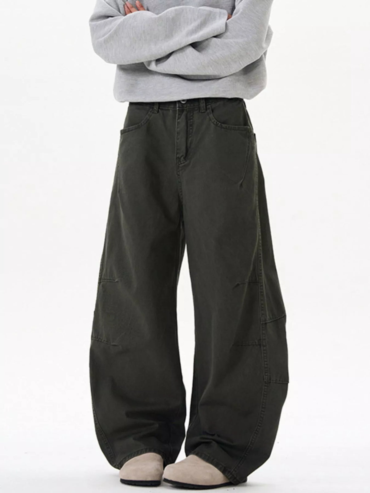 Men's Wide Leg Pocketed Pants in Army Green
