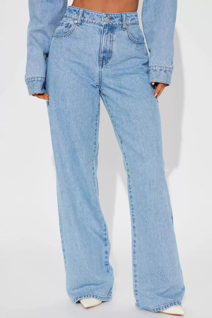 High-Waisted Wide-Leg Jeans in Light Blue