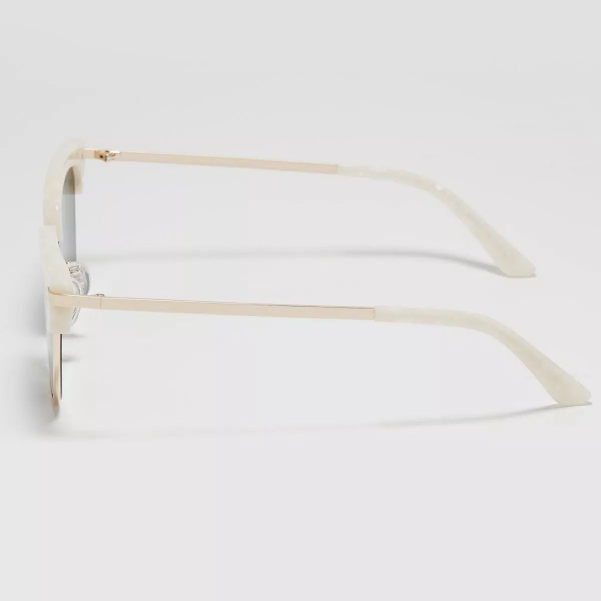 Classic Clubmaster Style Sunglasses with Gold Accents - Lilixa.store
