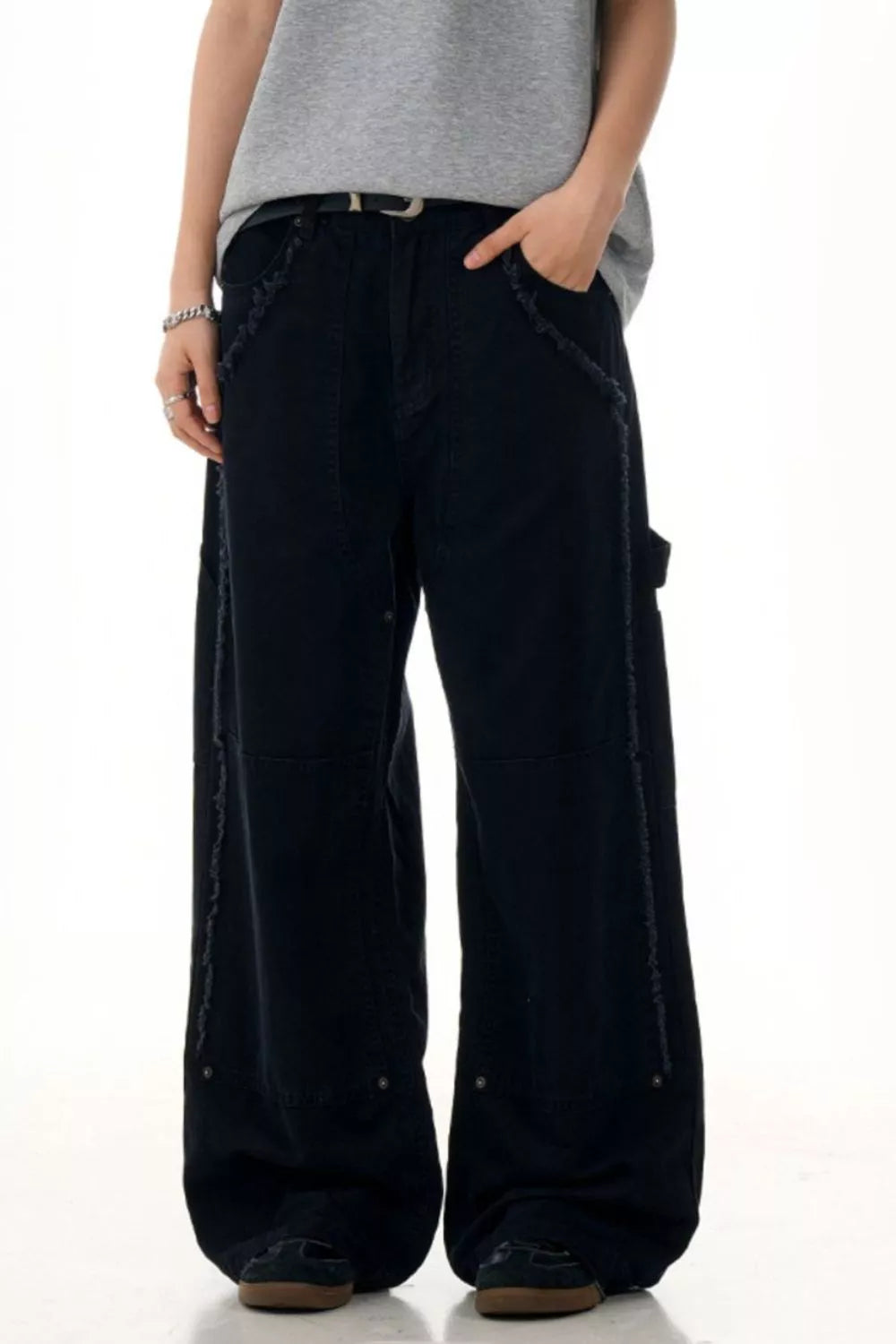 Men's Raw Hem Wide Leg Pants in Black