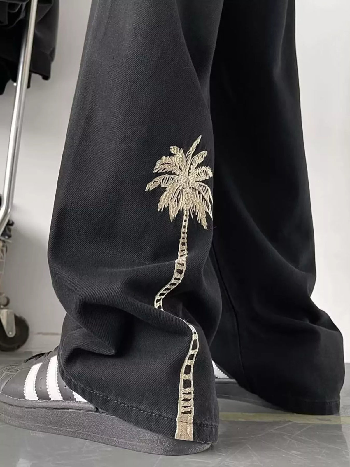 Men's Loose Fit Casual Pants in Black, view 3