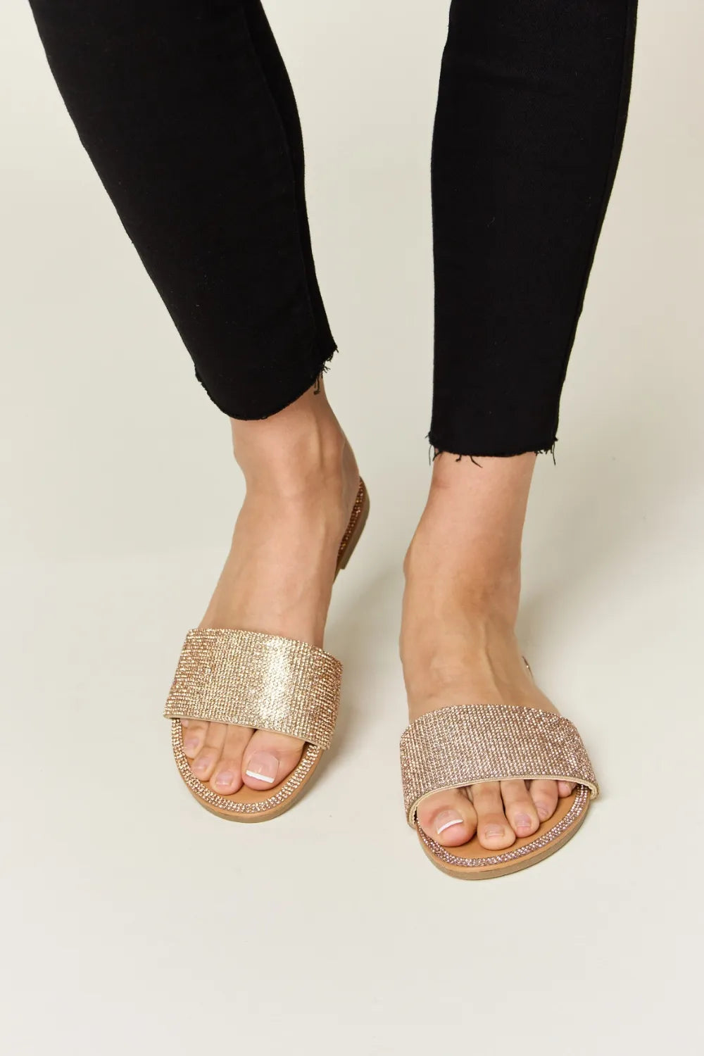 WILD DIVA Rhinestone Open Toe Flat Sandals - Lilixa.store