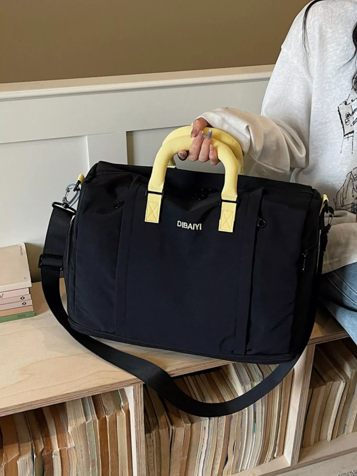 Durable Travel Duffel Bag with Comfortable Contrast Handle - Lilixa.store